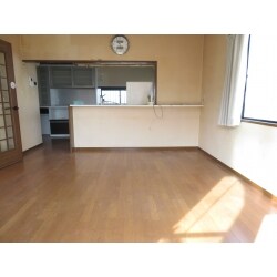本当に家の中の処分は大変な事なのかよくわかりました。新居を購入するにあたり家財道具も一新したので、処分する物量も想像以上なものでした。日頃から今言われる「断斜離」を常日頃から心掛けていかなくてはいけませんね。･･･お客様のお声より