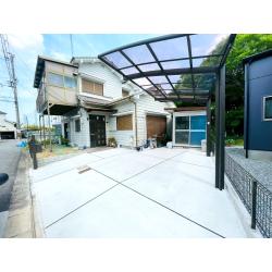 カーポートはリクシルのネスカR1台用、ファンクションはリクシルのアクシィ2型セット5、フェンスはハイグリッドフェンスUF8型をご提案しました。