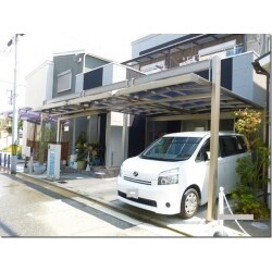 前方は吊り式でイメージにああったカーポートを提案
