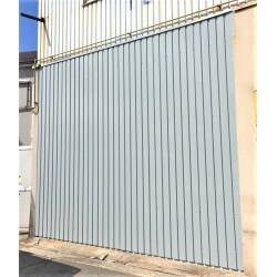 店舗 シャッター撤去後 角波板金工事 と 勝手口取替工事