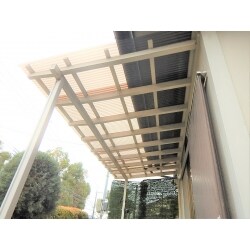 屋根漆喰補修とベランダ波板の張り替え工事