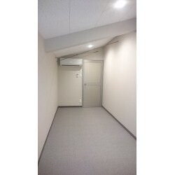 物置だった倉庫が明るい更衣室に大変身