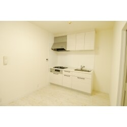広々としたおしゃれなダイニング空間に。
白を基調としたことで食卓に明るさを与えてくれます。