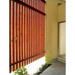 【新築】採光・採風を考慮した目隠しと植栽スペース