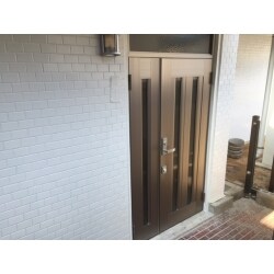ＬＩＸＩＬの玄関ドアに交換
