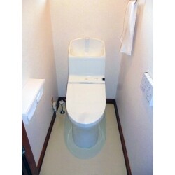 洗浄便座一体型トイレに交換しました。