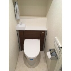 タンクや配管を隠してお掃除しやすいトイレに。