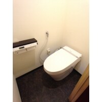 隅付タンクのトイレのリフォームには世界最小のサティスがお勧め