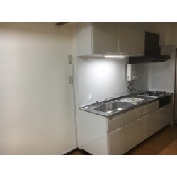 水回りも含めマンションの内装全改修工事を行いました。