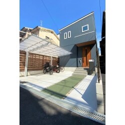 新築建物に合わせて、スタイリッシュ且つモダンな雰囲気のお洒落な外構に仕上げました。