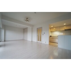 築30年のマンションの間取変更とクロス・床張替で２８３万円！