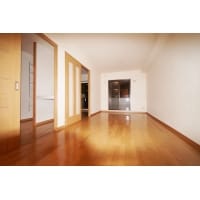 マンションの建具と床は全て交換、壁紙や便座も含め１８０万円！