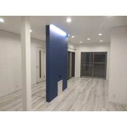 ２階にＬＤＫ、１階に居室の間取りの戸建て住宅を１階ＬＤＫ、２階居室へと変更しました。大規模な改修工事となりました。