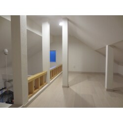 屋根裏を利用したロフトは可能な限り高さと広さを確保しました。