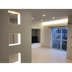 ニッチや間接照明でデザイン性の高いリビングになりました。