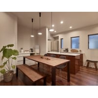 柱を活かしたモダンな住まい【ダイニング】