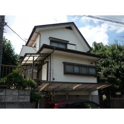 足場の解体も終わり、おかげさまで完工致しました！外壁も屋根もとっても素敵になり、お施主様も喜んで下さいました。長い間、御協力頂きましたご近隣の皆様!本当にありがとうございました!!		
			
			
			
