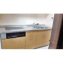 木目がオシャレなキッチンは、LIXILシエラ