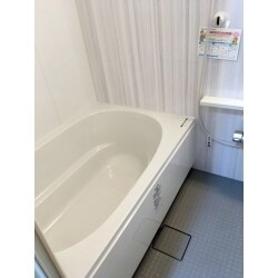 アクセントパネルがオシャレな浴室はLIXILリノビオV