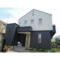 【外壁塗装】艶を入れジョリパッド仕上げのお家を汚れにくく