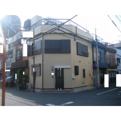 東南の角地に全面リフォームの住まいが完成