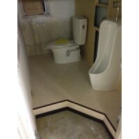 空きテナントにトイレを増設