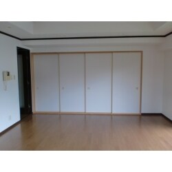どの部屋も床・壁・天井と設備を一新し、見違えました。
