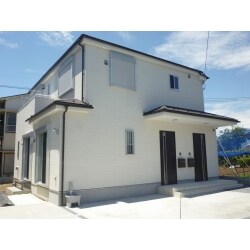 ご家族様と同居を考えられて二世帯に建替えられました
