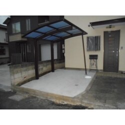 お家の前に安心して雨も防げるサイクルポートが出来ました
