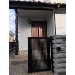 玄関扉,門扉を新しく、外壁塗装しました