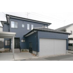 金属サイディングでモダンに!雨漏れの心配がなくなりました。