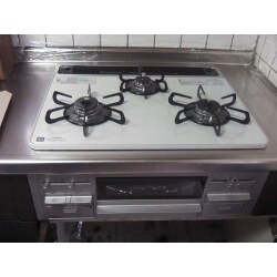 便利機能を搭載したシンプルで安心便利なガスコンロ、パロマ　2018年モデル　Sシリーズ ハイパーガラスコートトップ 60cm(ティアラシルバー)へ交換しました。