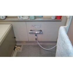 浴室用壁付水栓金具を新品に交換しました。