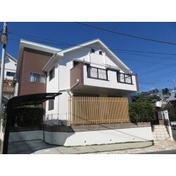 日本を代表する塗料メーカー関西ペイントのリフォームサミット加盟店の限定塗料使用

外壁（ＲＳゴールドＳｉ）高耐久のハイグレードシリコン塗料、屋根（アレスクールＳi)遮熱ハイグレードシリコン塗料、ベランダ（ウレタン防水）