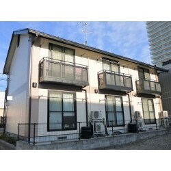 まるごと塗り替えで、まるで築浅アパートのような外観へ！！