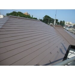 遮熱塗料の使用で室内−３度！屋根塗装で電気代も削減。