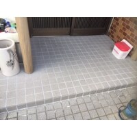 玄関タイル貼り替え工事