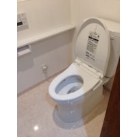 お手入れのしやすいトイレへ