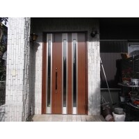 大切に使った玄関ドアワンデーリフォーム