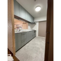 施工内容：仮設工事など、水まわり改修工事（キッチン、浴室、トイレ）、その他工事など、工期：約10日、価格：約450万(税込)