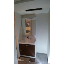 洗面化粧台と浴室のリフォーム工事を行いました