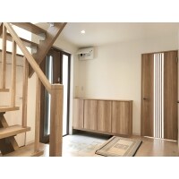 玄関ホールとリビングのリフォーム工事