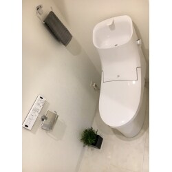 タンク一体型トイレに替えて、空間にゆとりを
