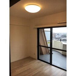 床の色を変えるだけで雰囲気を一新！