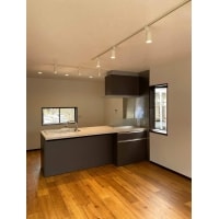 空間の主役アイランドキッチンを囲む家