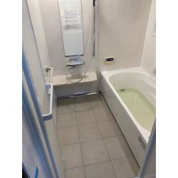 今回はM様邸の浴室と洗面室とトイレのリフォームをご紹介します。
築29年が経ち、傷みが目立つようになり、水栓の水漏れや定着した汚れは
ここまで年数が経っていると修理不可やどれだけ頑張っても落とせません。
毎日使うところなので、お二人住まいですが思い切ってリフォームすることになりました。