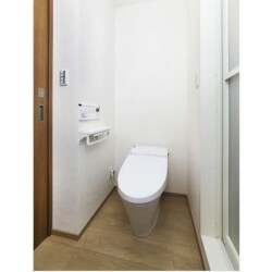 LIXILトイレ「サティスS」タイプ。奥行650mmと業界最小サイズのトイレです