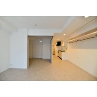 タイル調にて重厚感ある空間へ