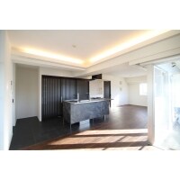 ホテルライクな印象で開放感ある大人のリノベーション住まい