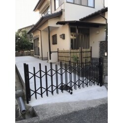 奥まで駐車場を拡張しました。